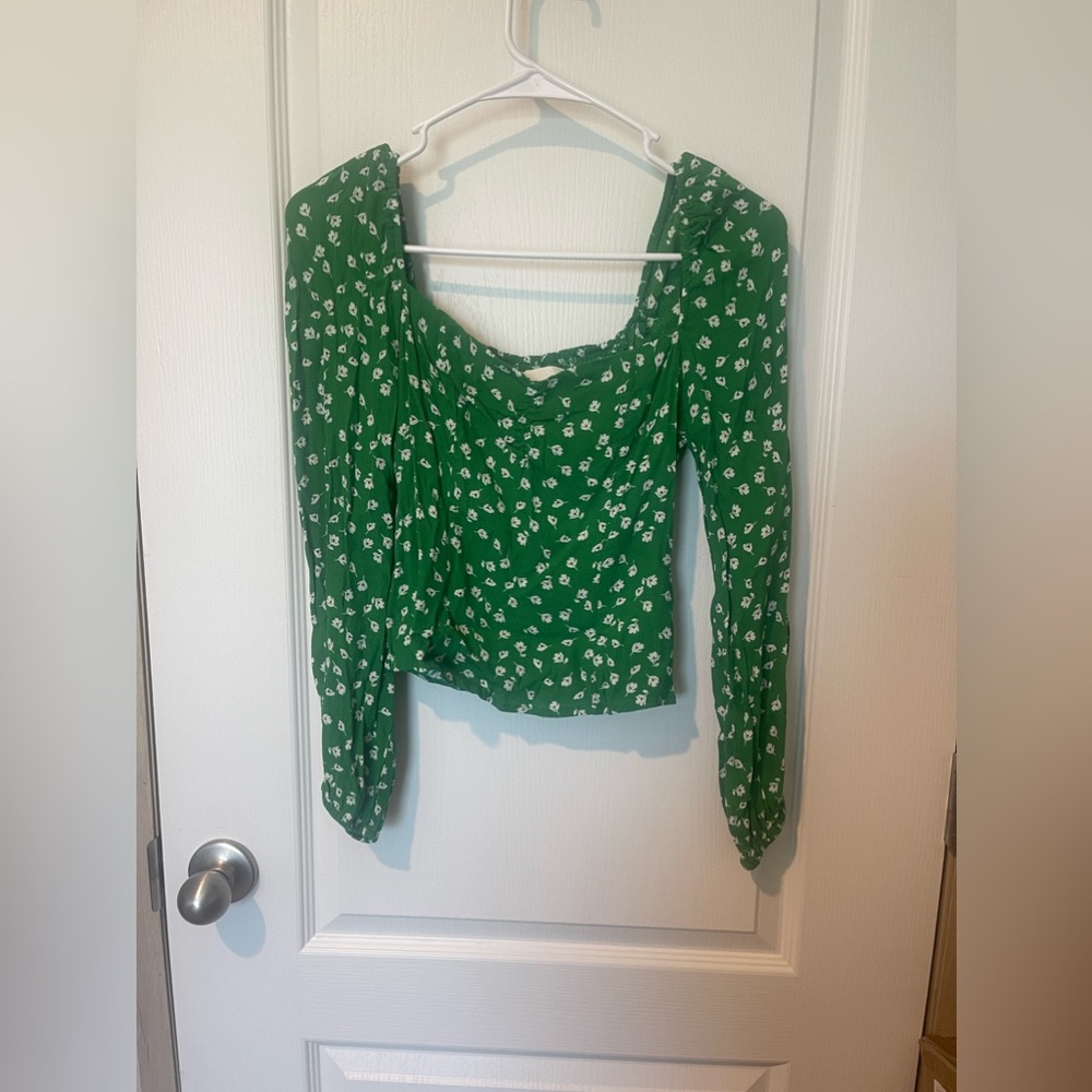 H&M Women’s Size XXS Fits Like XS Green Floral Long Sleeve Dress Up Shirt.